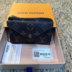 Authentic Louis Vuitton Recto Verso monogram cardholder